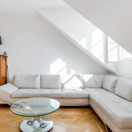 Charming Flat Near The Chateau De - Welkeys דירה ורסאי